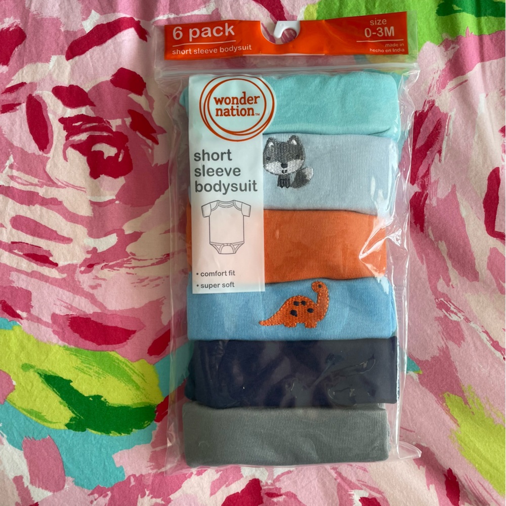 6 Pack of Boys Onesies/Bodysuits 0-3 Months